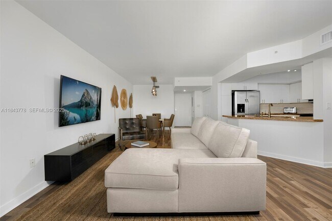 Building Photo - 1800 Sunset Harbour Dr Unit 1208