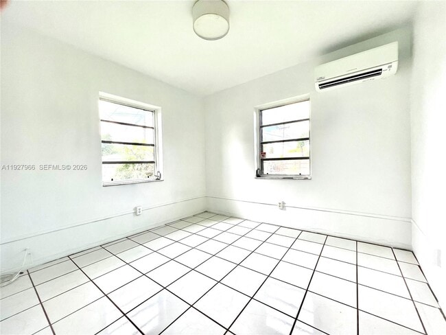 Photo - 6228 Taylor St