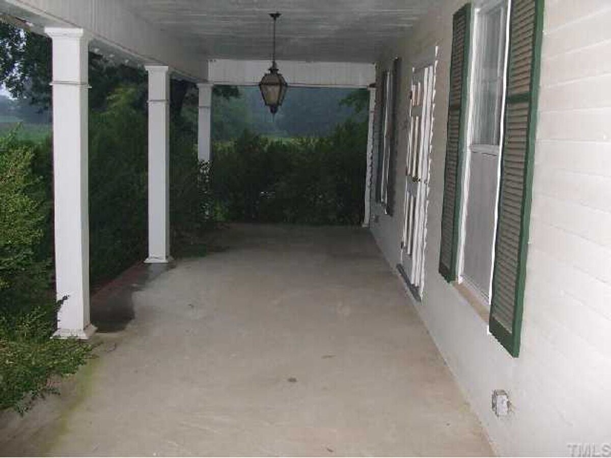 Photo - Farm House for the country lover on 9 acres