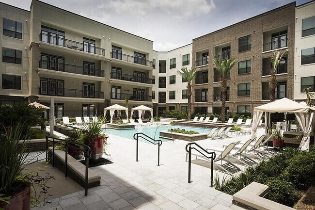 Photo - 3788 Richmond Ave. Unidad c6