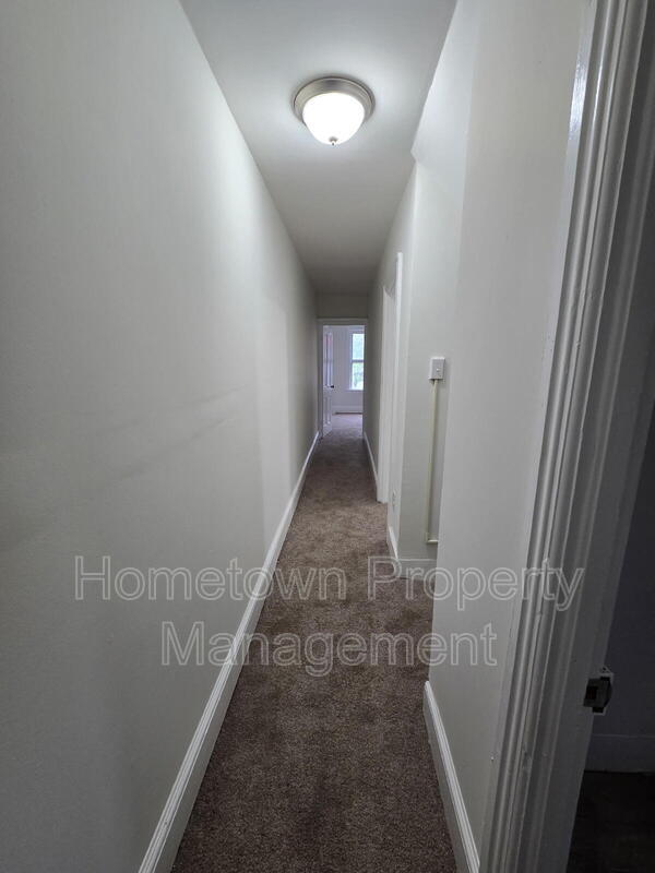 Photo - 550 Nelson St