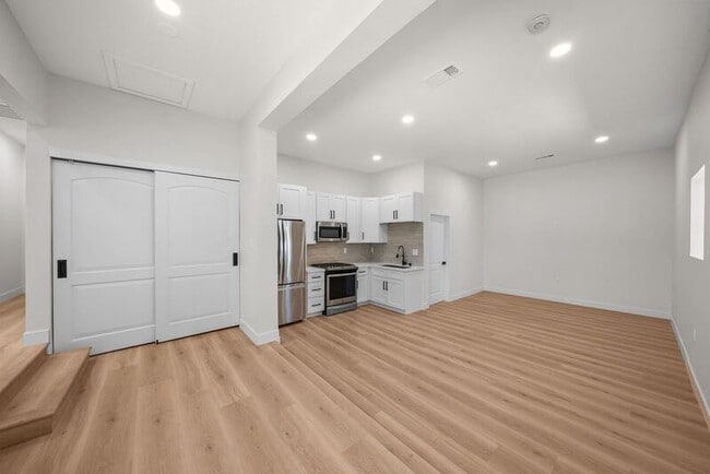 Photo - 2333 Ridgeview Drive