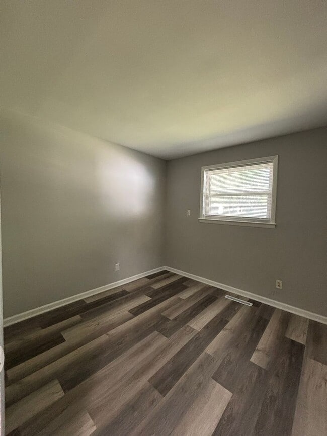 Photo - 3-Bedroom Ranch with New Floors, Backyard,...