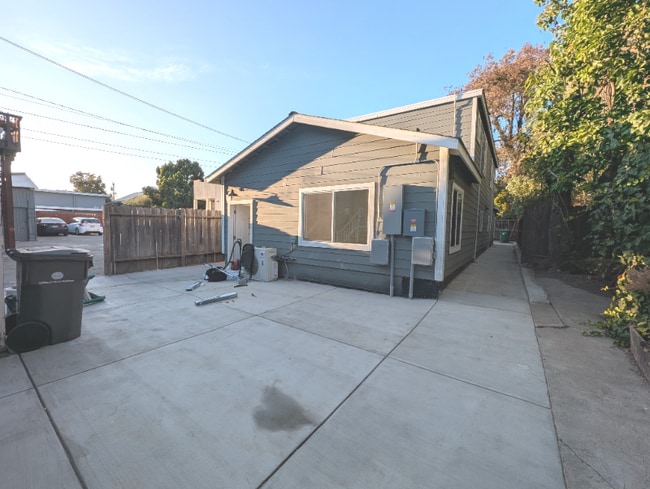 Building Photo - 438 48th St Unit A Rental