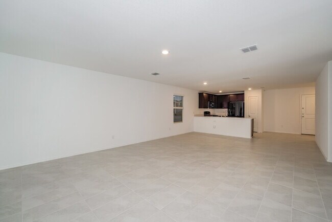 Photo - 8401 Holw Bnd St