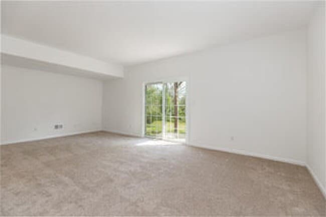 Photo - Spacious, Large, Luxury 3 Bedroom Townhous...