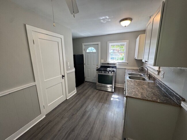 Photo - 305 W Creighton Ave