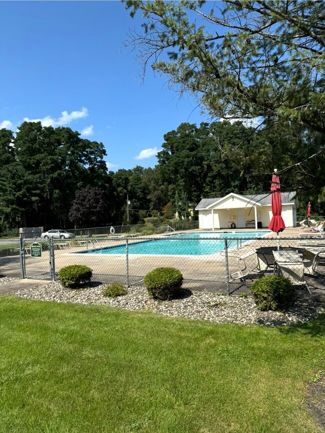 Photo - 1307 Greenwich Dr Unit 1307 Greenwich Dr