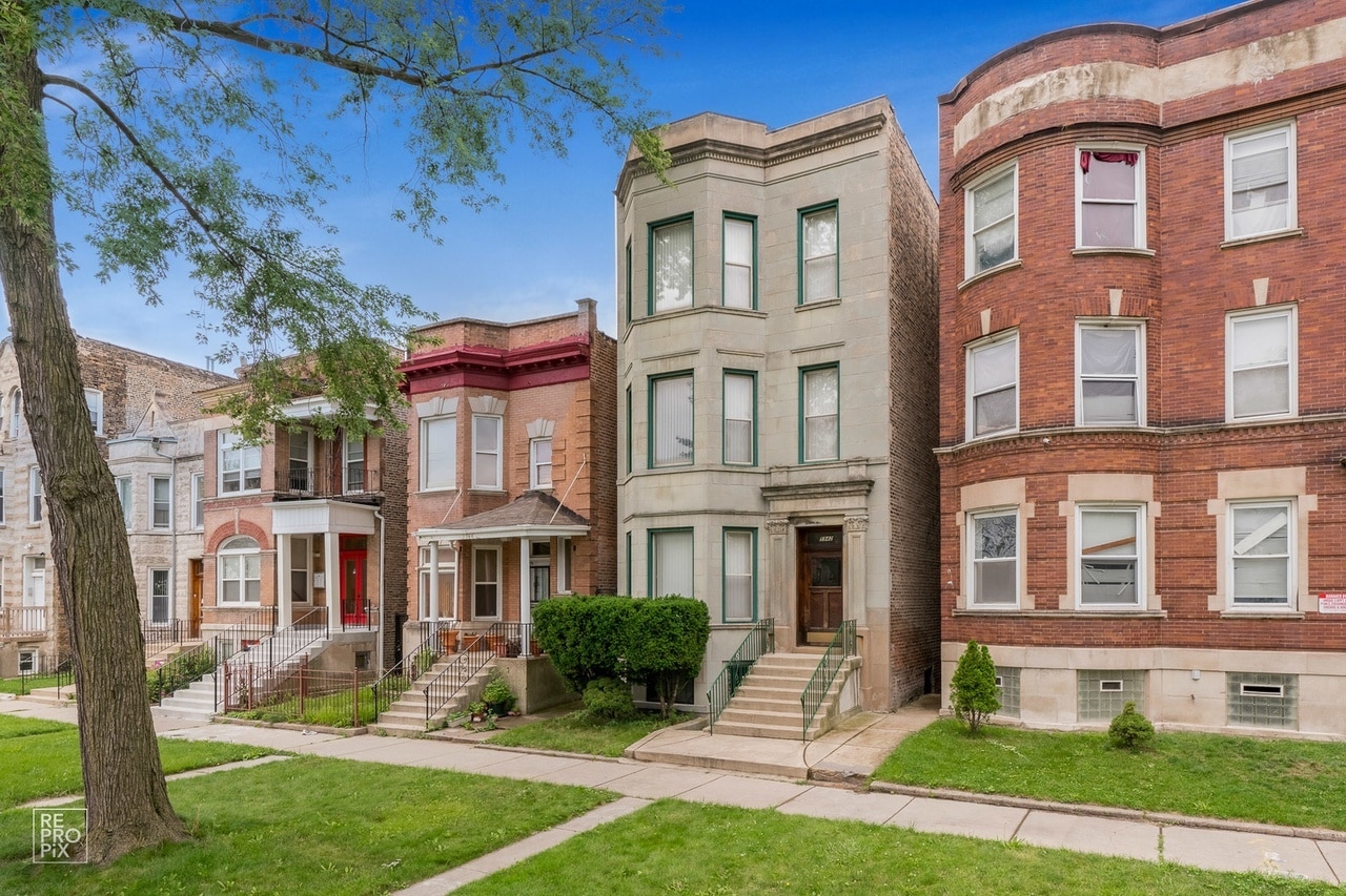 Building - 5942 S Calumet Ave Apartments