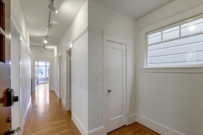 Photo - 1237 Chestnut St Unit 2