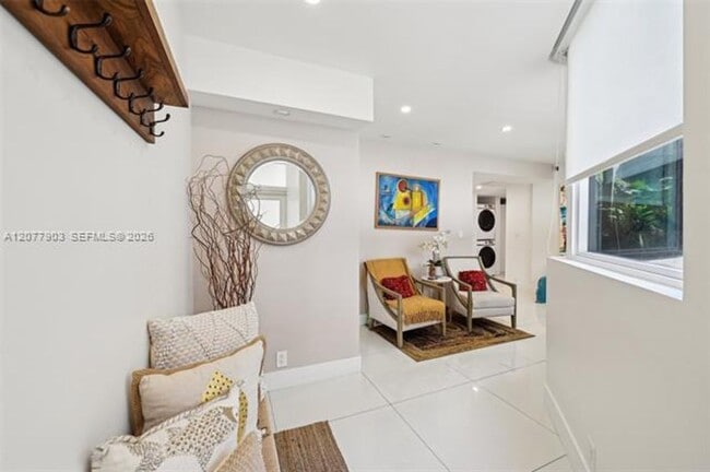 121 Crandon Blvd