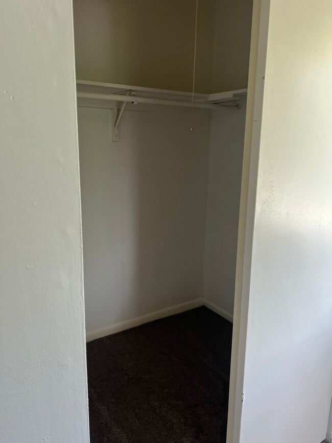 Apt. 35 - Holly Oak Manor