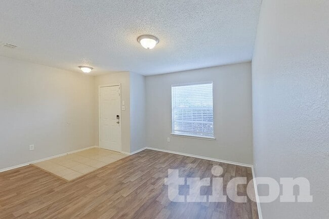 Photo - 2922 Marquis Ln