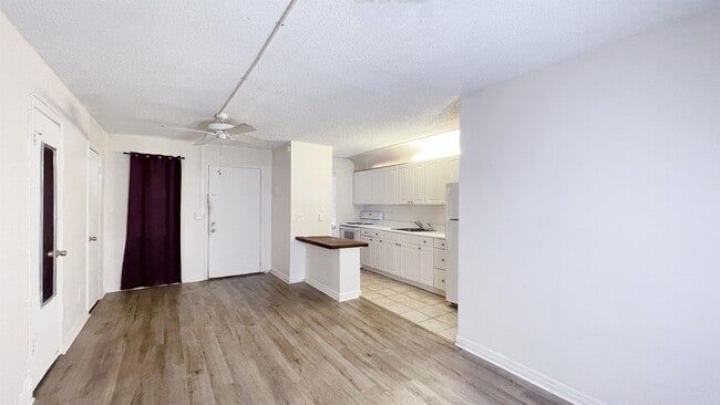 Photo - 1041 SE Monterey Rd