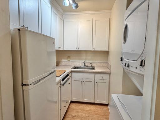 Building Photo - Charming 1-Bedroom Retreat in Queen Anne - Near Fremont! Available Now!