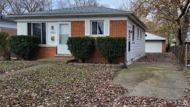 Building Photo - 19565 Broadacres St Rental