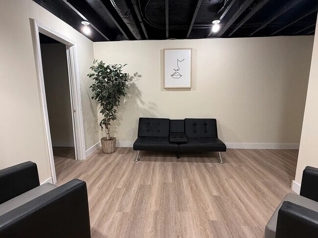 Photo - Room in House on Winthrop Rd