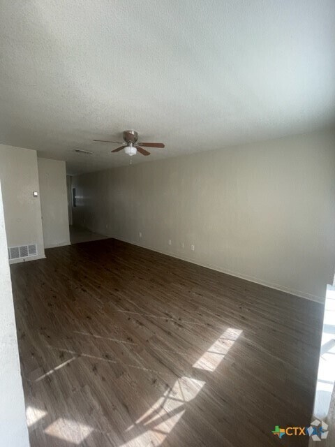 Building Photo - 3202 Hereford Ln Unit D Rental