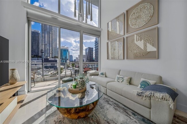 Building Photo - 92 SW 3rd St