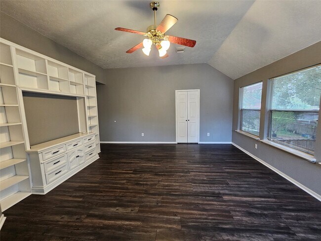 15015 Dawnbrook Dr