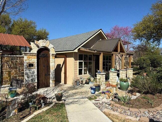 Photo - 2403 Bottoms East Rd Unit B