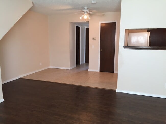 Photo - 1400 N Perkins Rd