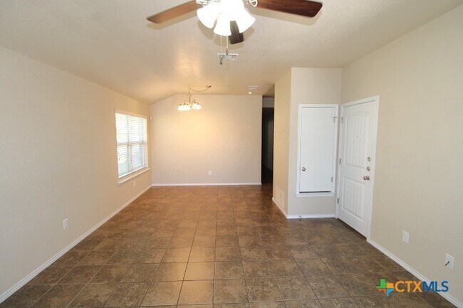 Photo - 917 Brookview Dr