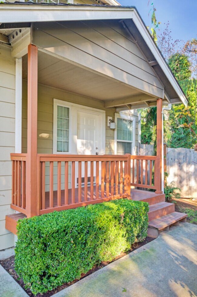 Photo - **$500 MOVE IN CREDIT if move in occurs pr...