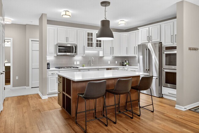 Photo - 5250 Grandview Square Unidad 2201