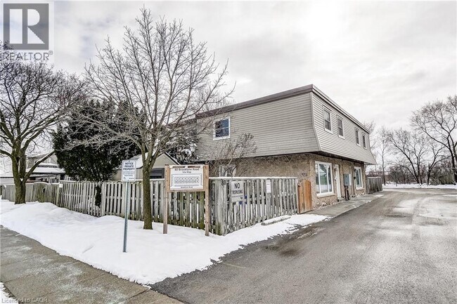 Photo - 80 Brooklyne Rd