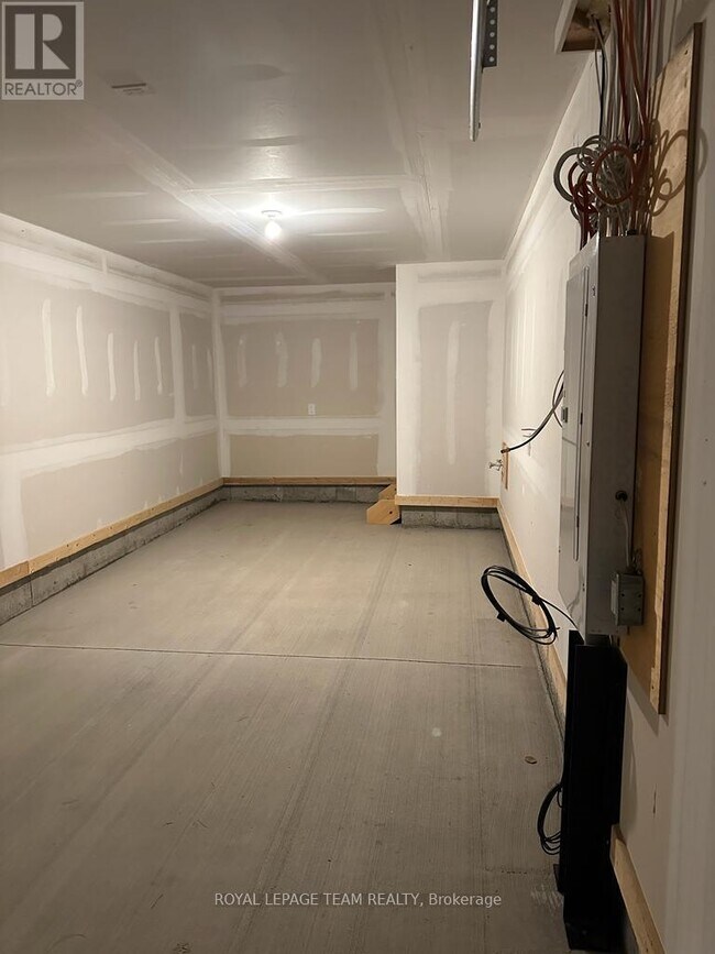 Photo - 537 Lourmarin Private