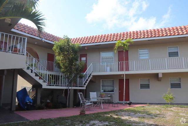 Building Photo - 1798 NW 15th Vista Unit 11 Rental