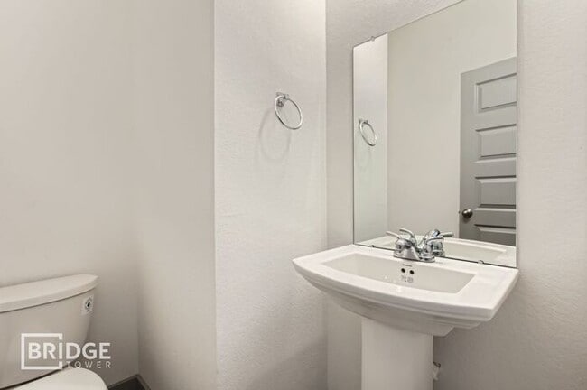 Photo - 33134 Oak Hts Pl