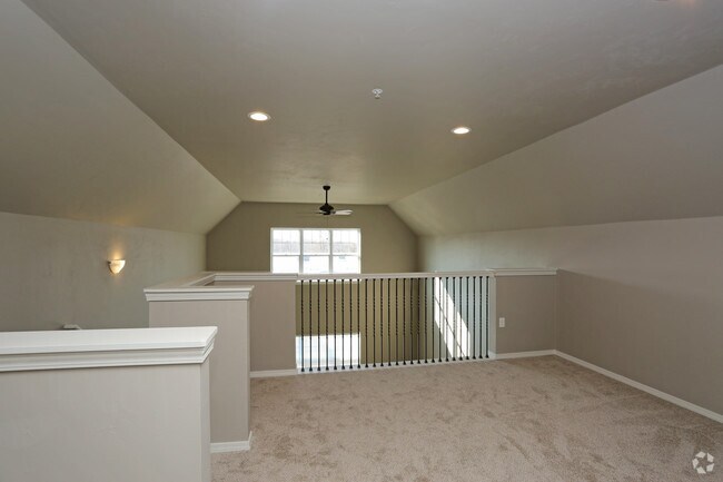 2BR, 2BA - Loft
