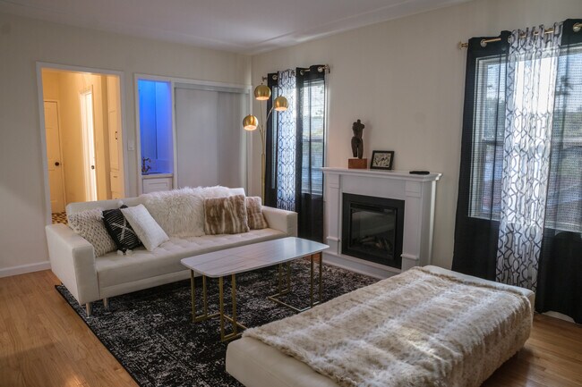 Photo - 1621 Campus Rd