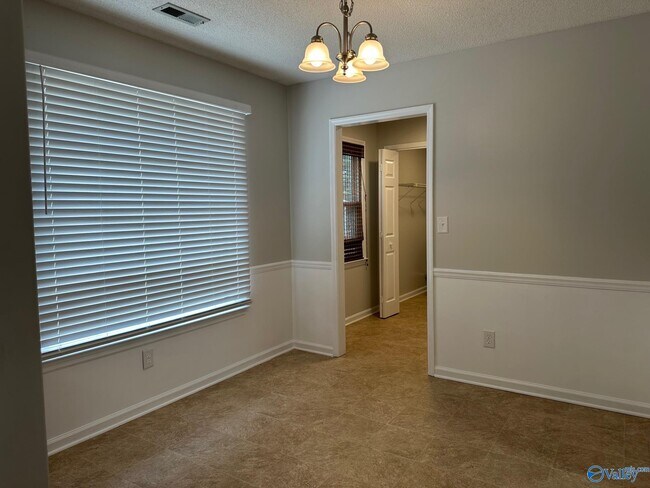 Photo - 101 Springfield Ln