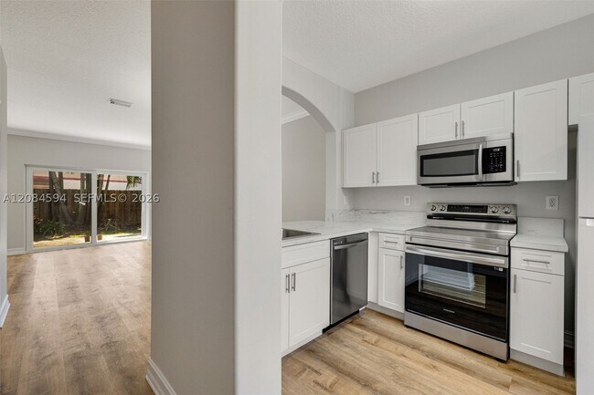 Photo - 15750 SW 92nd Ave