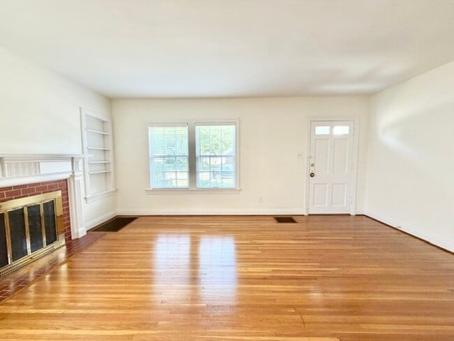 Photo - 2414 Brighton Dr