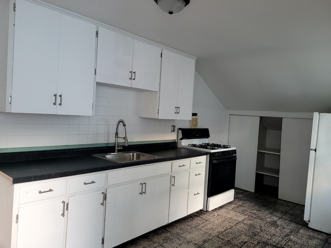 Photo - 315 Julian St Unit 2