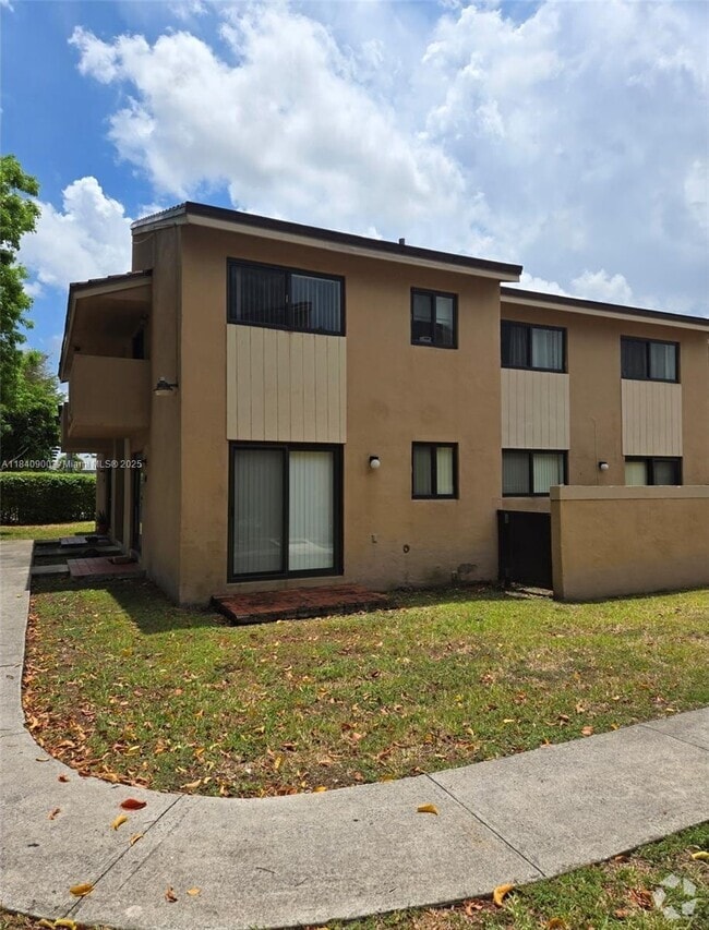 Building Photo - 15415 SW 80th St Unit 201-5 Rental