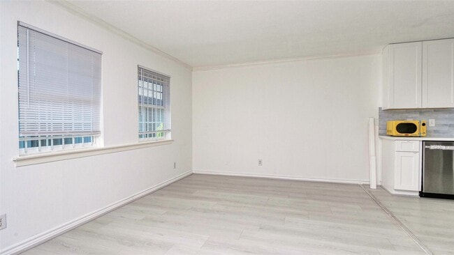 Photo - 5538 Holly St Unidad 316