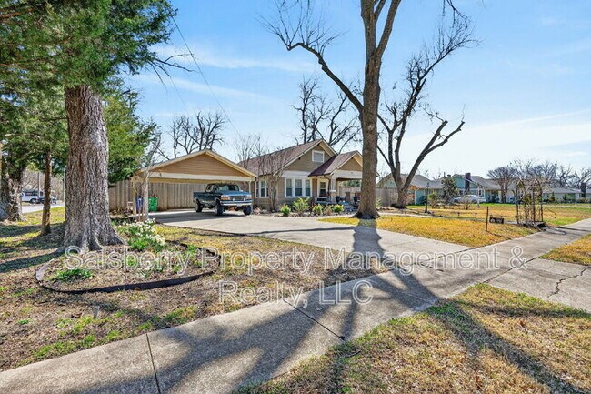 Photo - 212 N Grand Ave