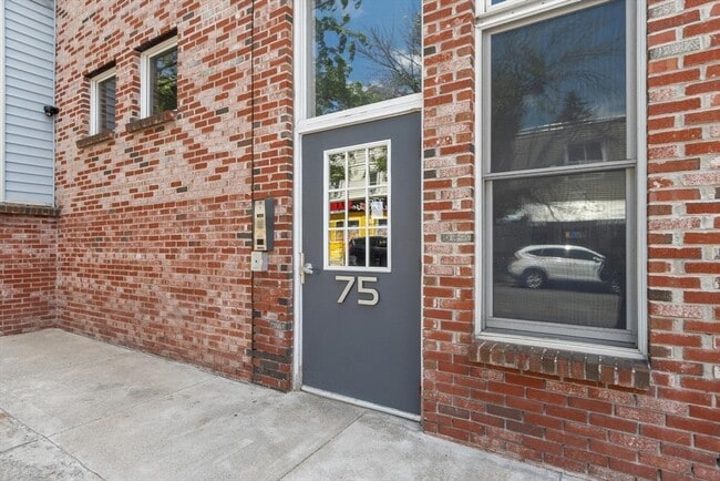 Photo - 75 Walnut St Unit 302