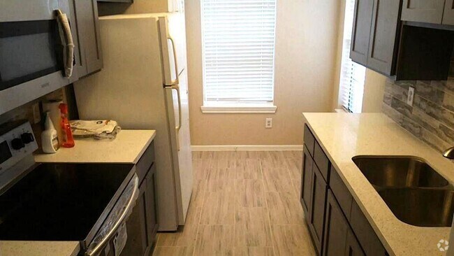 Building Photo - 2255 Braeswood Park Dr Unit 302 Rental