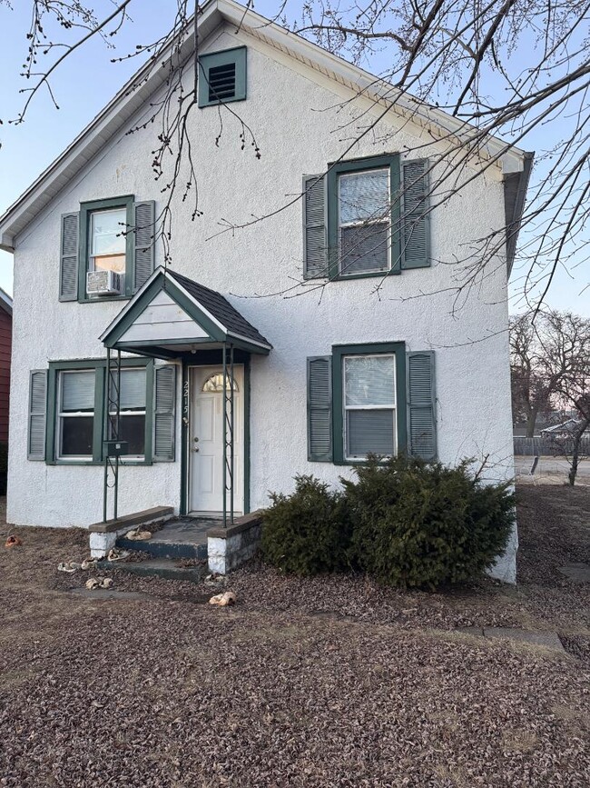 Photo - 2215 La Crosse St