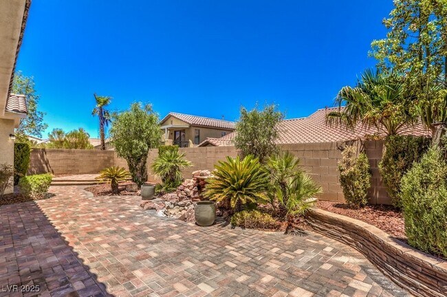 Building Photo - 7580 Rockhampton Ave