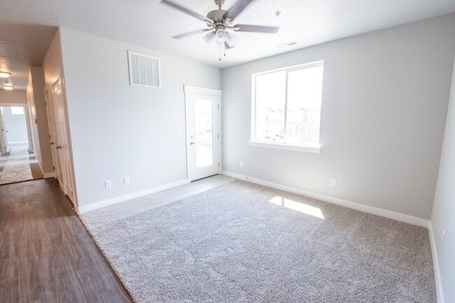 Photo - 734 N 260 W