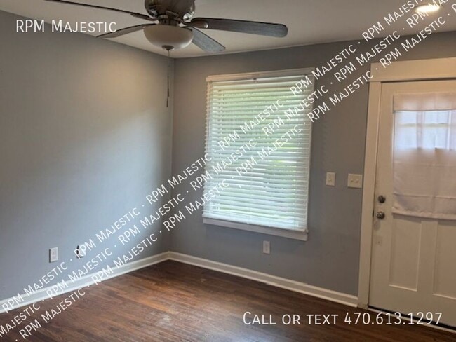 Photo - 2858 Marco Dr NW