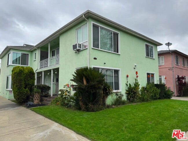 Building Photo - 3745 S Victoria Ave Rental