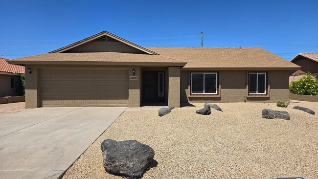 Building Photo - 11740 N 74th Dr